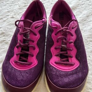 Merrell sneakers w 7.5, pink and purple, great‎ condition